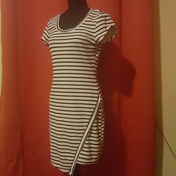 No Boundaries M (7-9) spring/summer dress - Picture 3 of 6